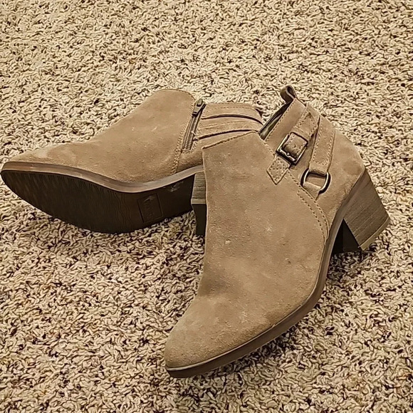 Sonoma Womens SONYA Taupe Suede Side Zip Ankle Boots - Picture 1 of 1